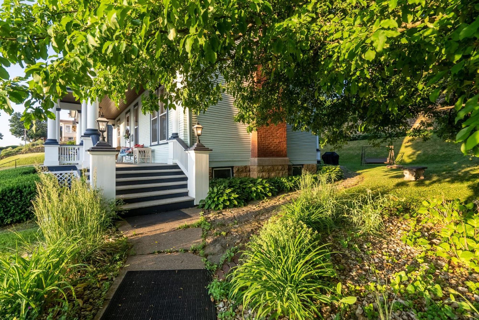 Dubuque'S Front Porch, Historic Charmer, Walk Downtown 외부 사진