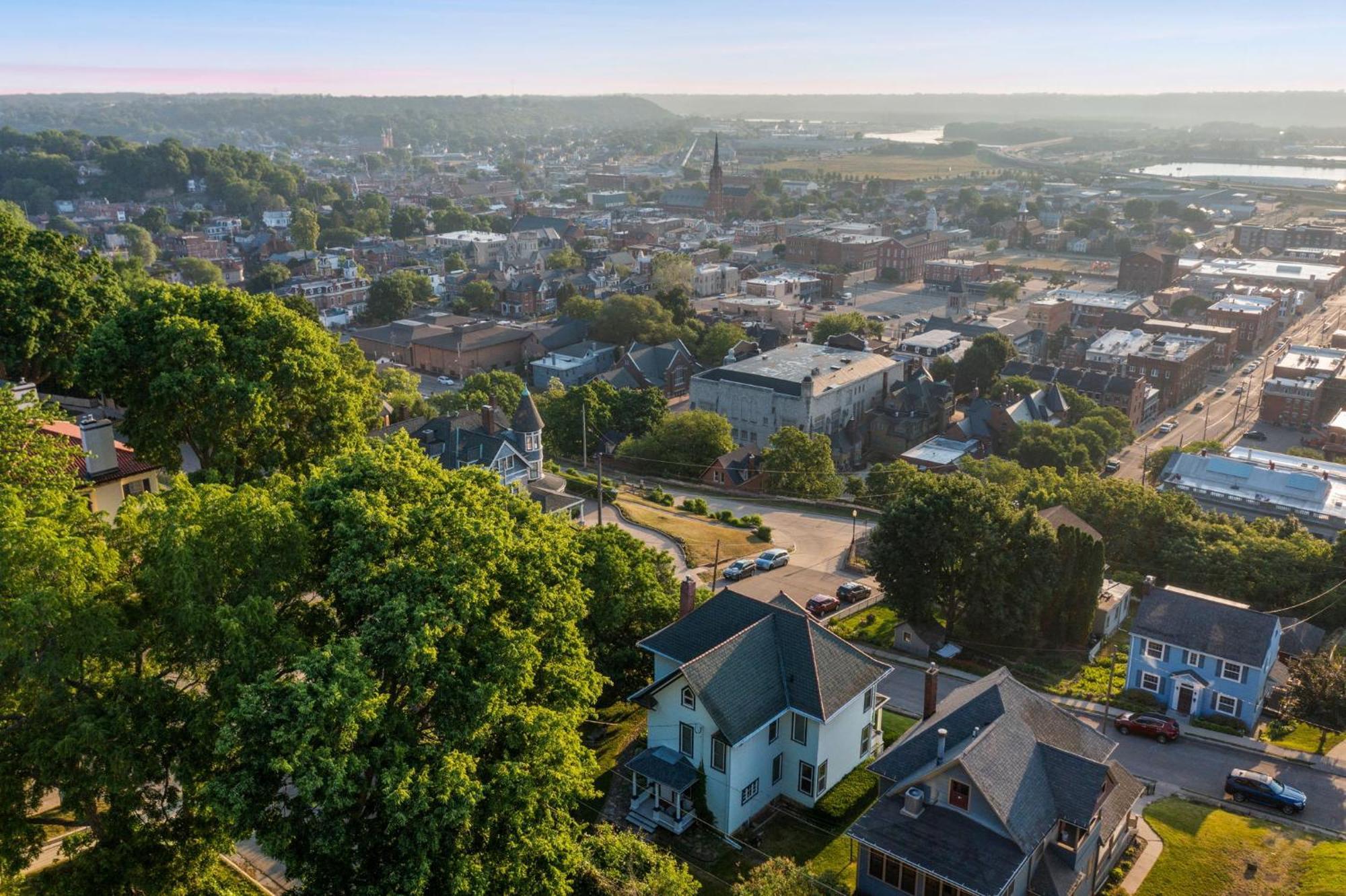 Dubuque'S Front Porch, Historic Charmer, Walk Downtown 외부 사진